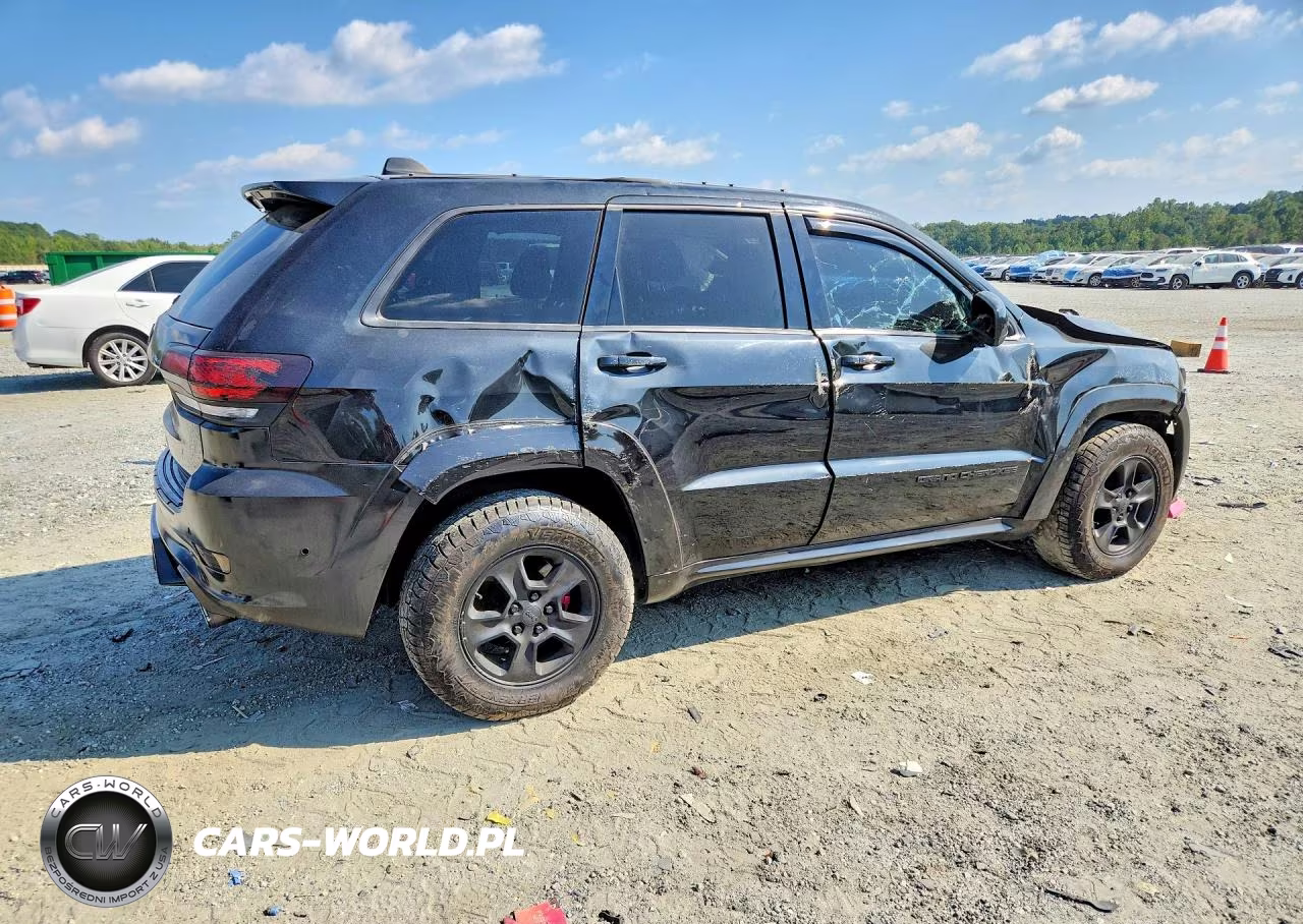 2014 Jeep Grand Cherokee Laredo VIN:1C4RJEAGXEC126529 - 3