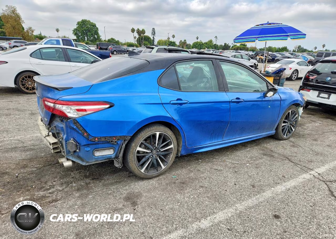 2018 Toyota Camry Xse V6 VIN:4T1BZ1HK3JU002681 - 3