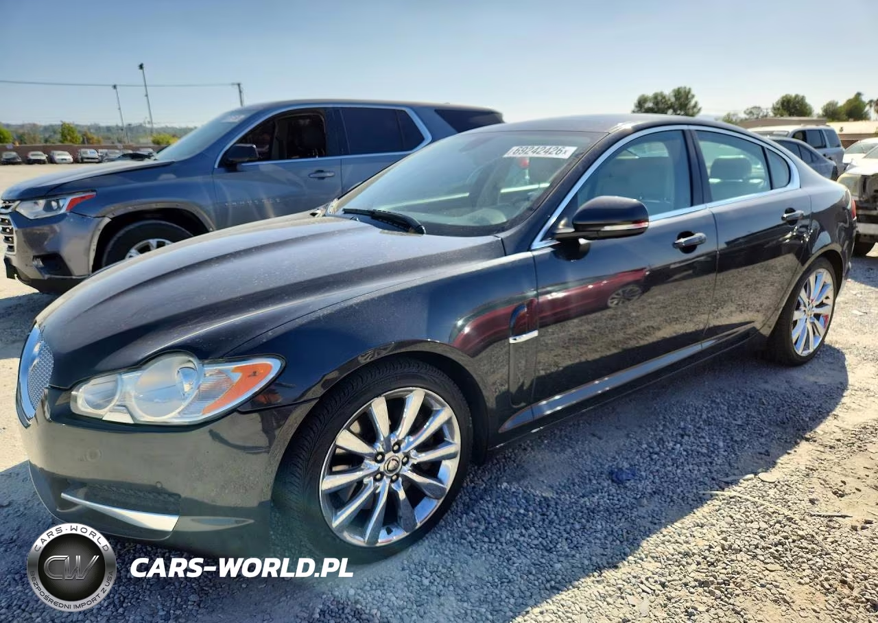 2011 Jaguar Xf Premium VIN:SAJWA0GB3BLR95438 - 1