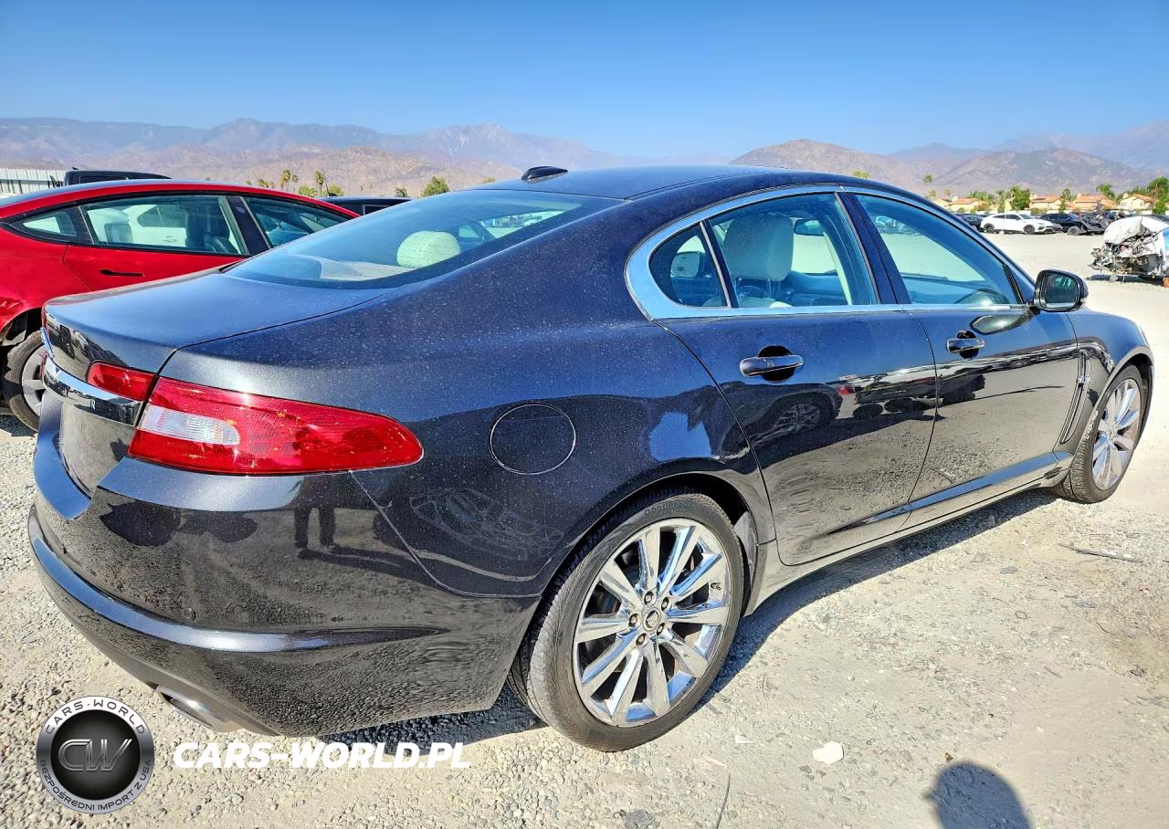 2011 Jaguar Xf Premium VIN:SAJWA0GB3BLR95438 - 3