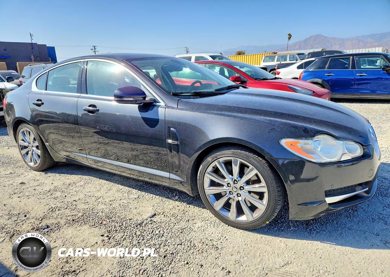 2011 Jaguar Xf Premium VIN:SAJWA0GB3BLR95438 - 4