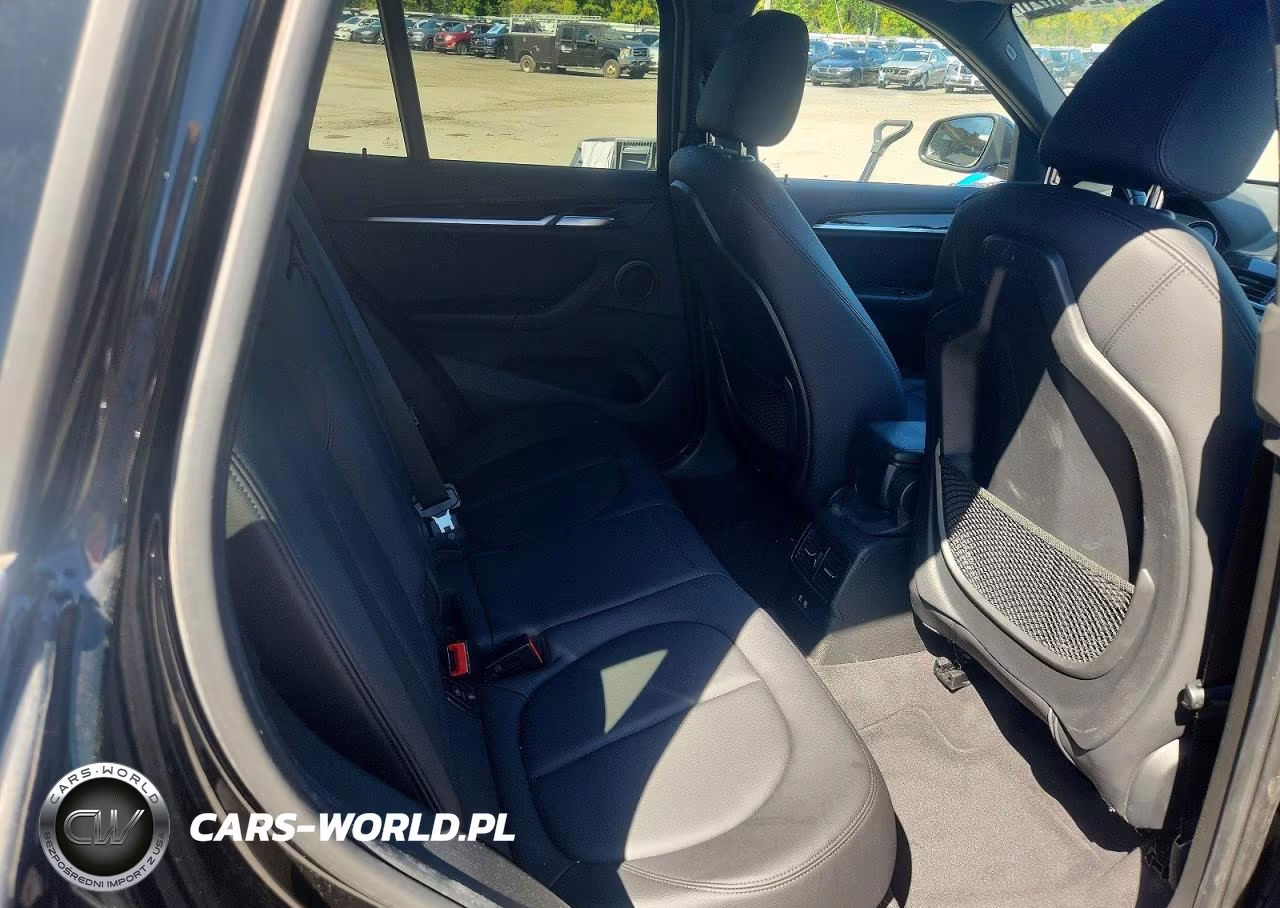 2018 BMW X1 xDrive28I VIN:WBXHT3C37J5L33322 - 11