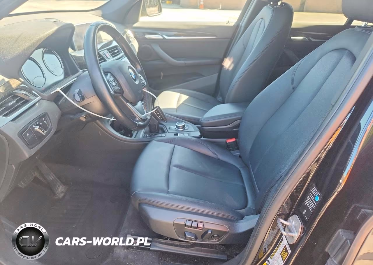 2018 BMW X1 xDrive28I VIN:WBXHT3C37J5L33322 - 7
