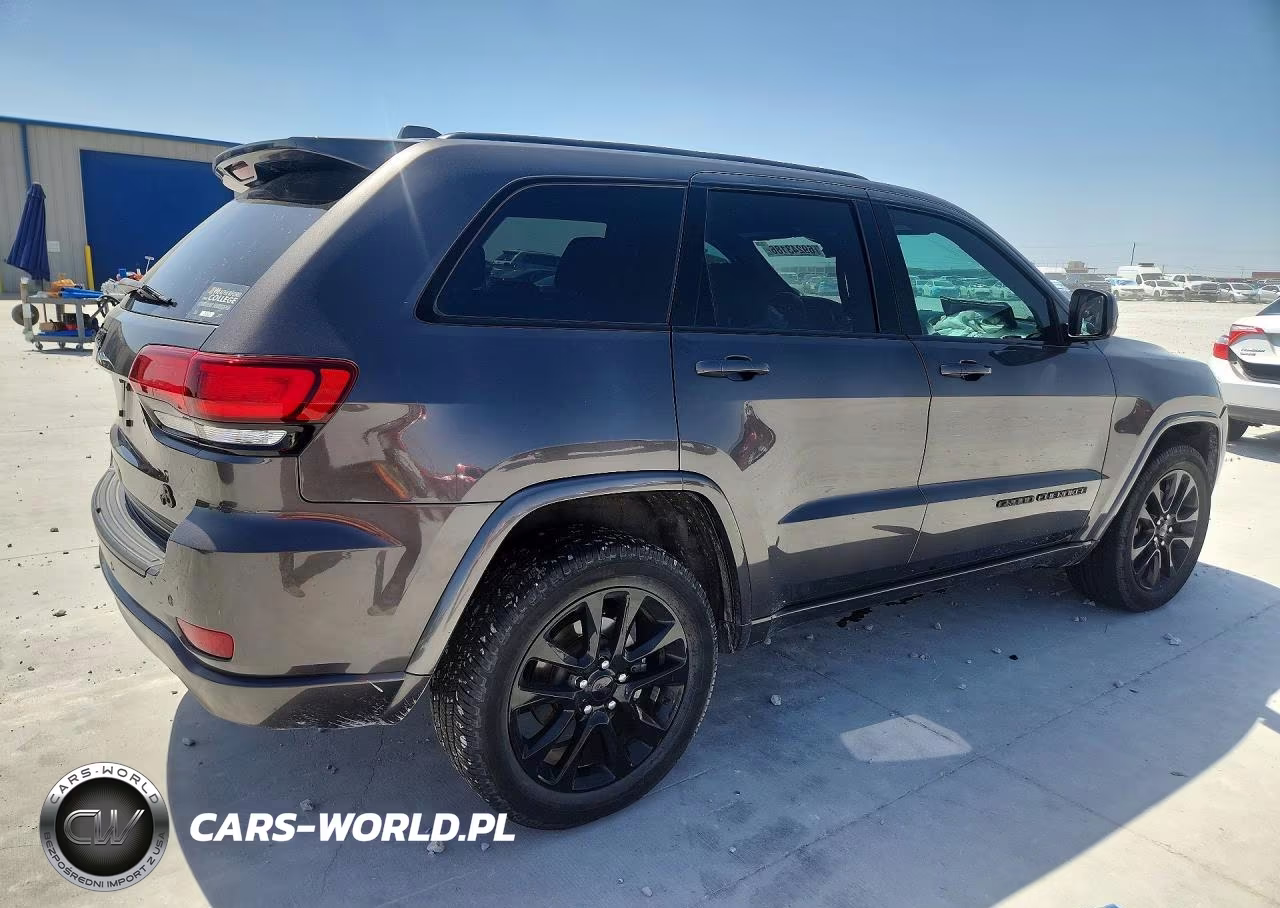 2021 Jeep Grand Cherokee Laredo VIN:1C4RJFAG3MC647502 - 3