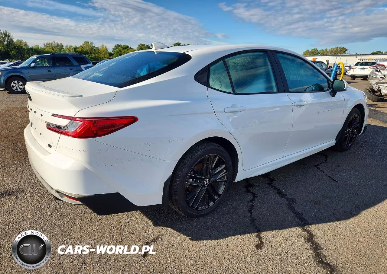 2026 Toyota Camry Se VIN:4T1DBADK0TU047809 - 3