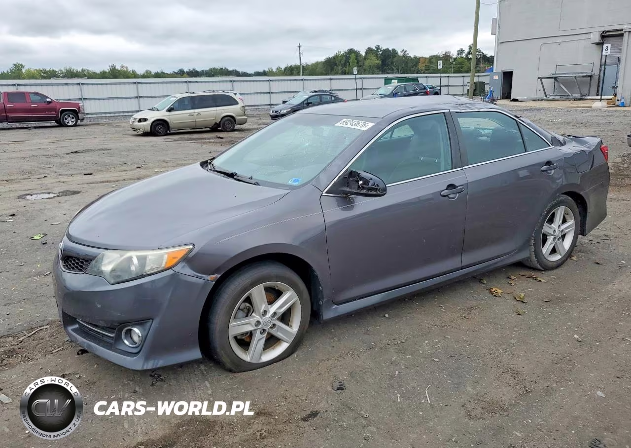 2014 Toyota Camry Se – zdjęcie 1 z 12