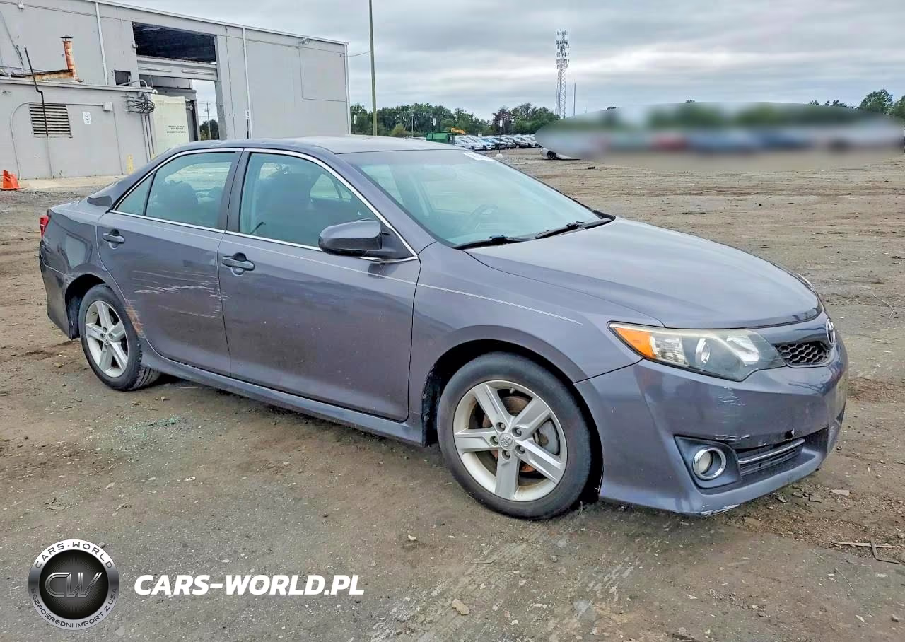 2014 Toyota Camry Se VIN:4T1BF1FK9EU424052 - 4