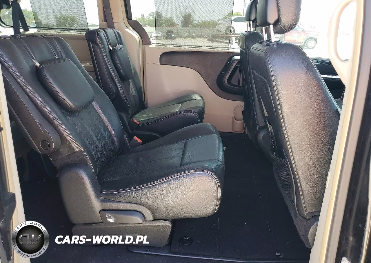 2015 Chrysler Town & Country Touring L VIN:2C4RC1CG6FR597652 - 11