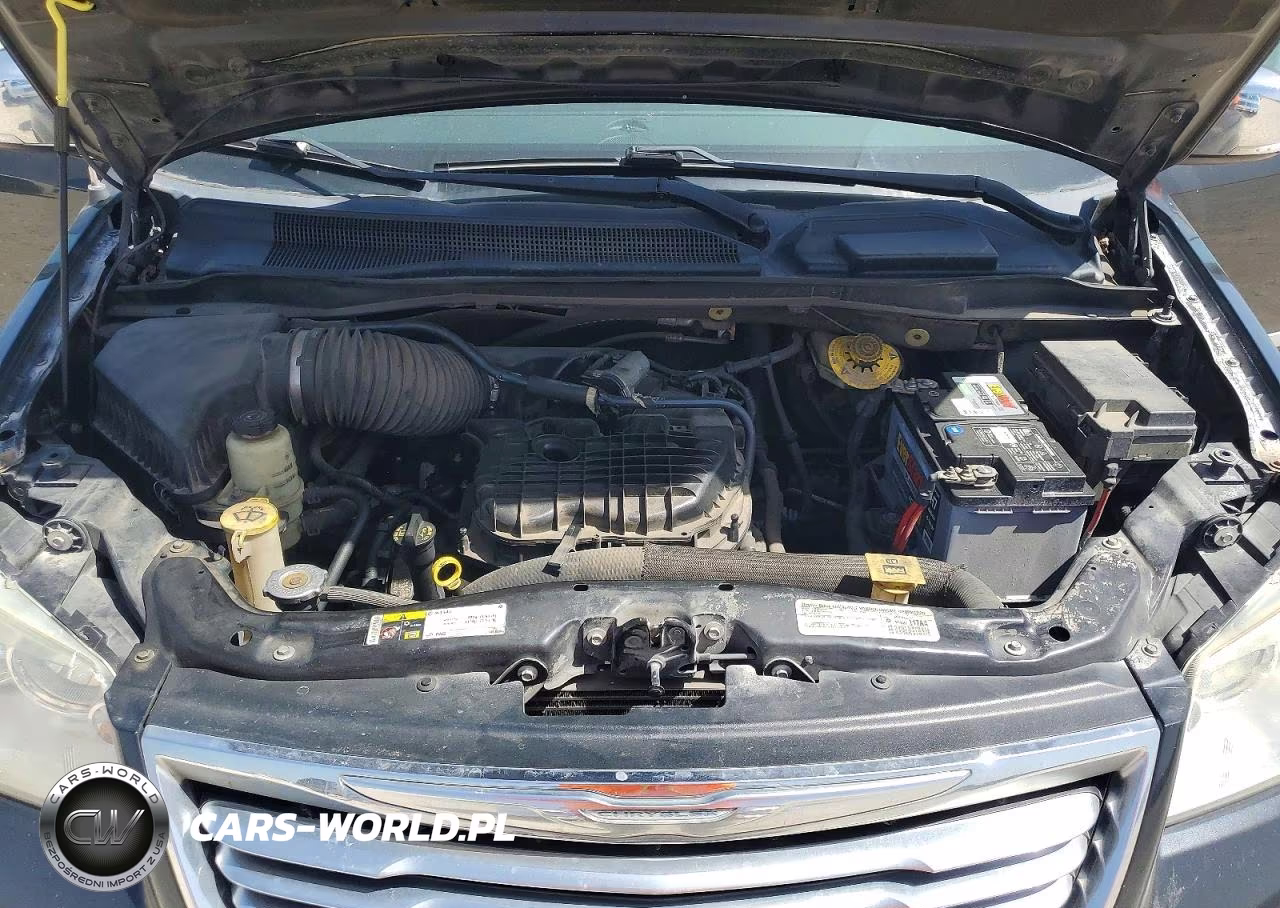 2015 Chrysler Town & Country Touring L VIN:2C4RC1CG6FR597652 - 12