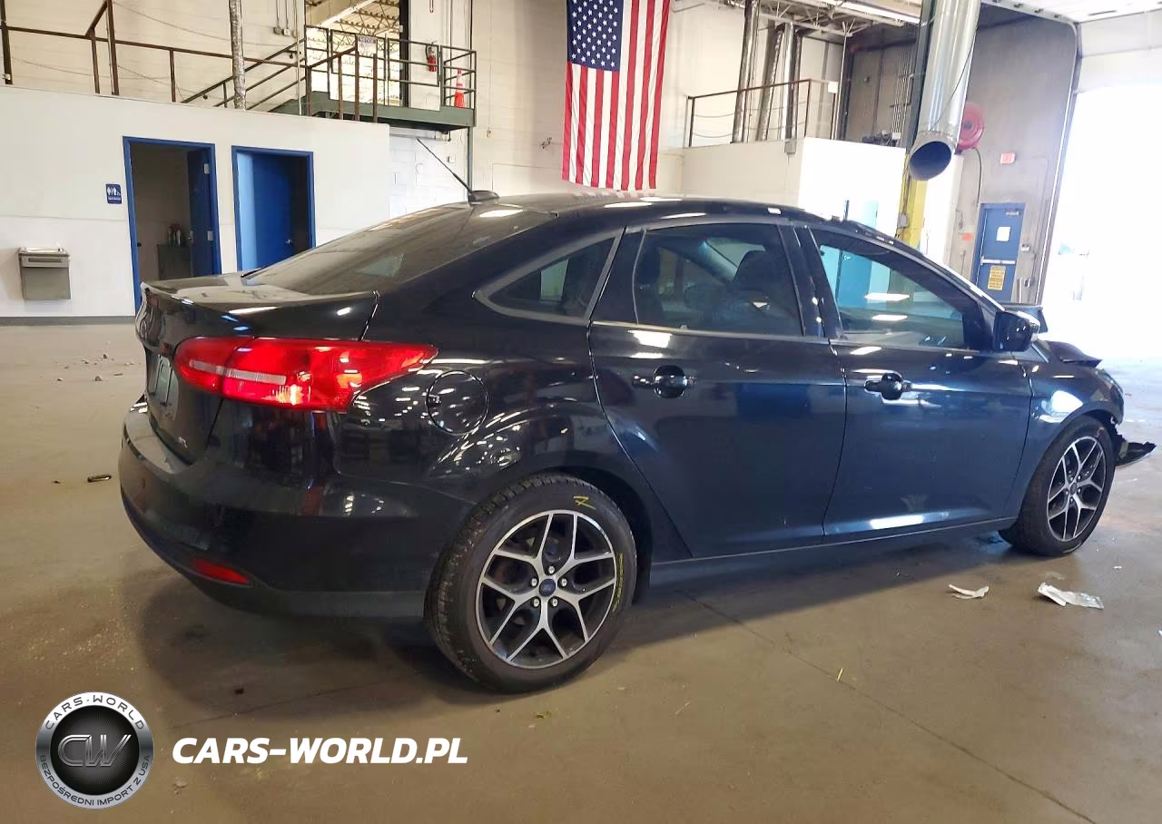 2018 Ford Focus Sel VIN:1FADP3H22JL259762 - 3