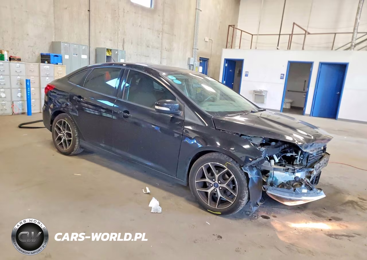 2018 Ford Focus Sel VIN:1FADP3H22JL259762 - 4