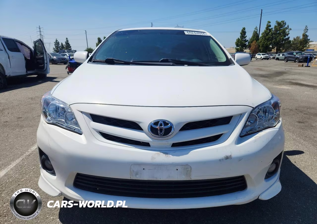 2011 Toyota Corolla S VIN:2T1BU4EE0BC674411 - 5