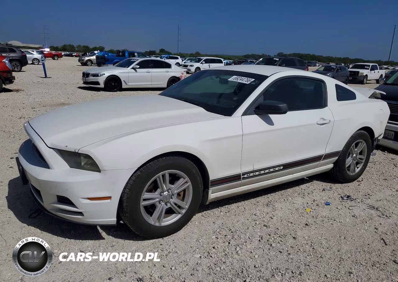2013 Ford Mustang V6 Coupe