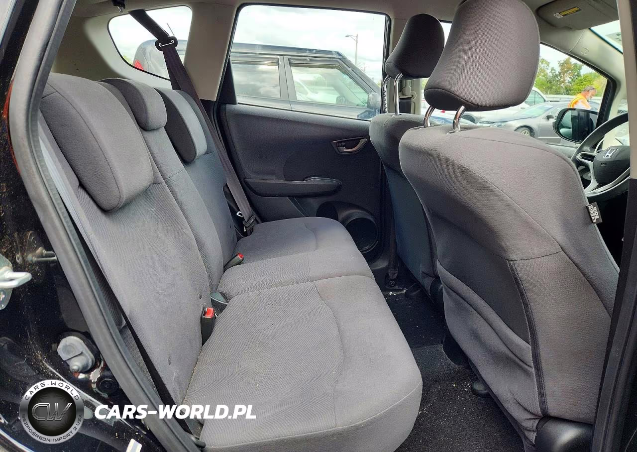 2013 Honda Fit VIN:JHMGE8H39DC080088 - 10