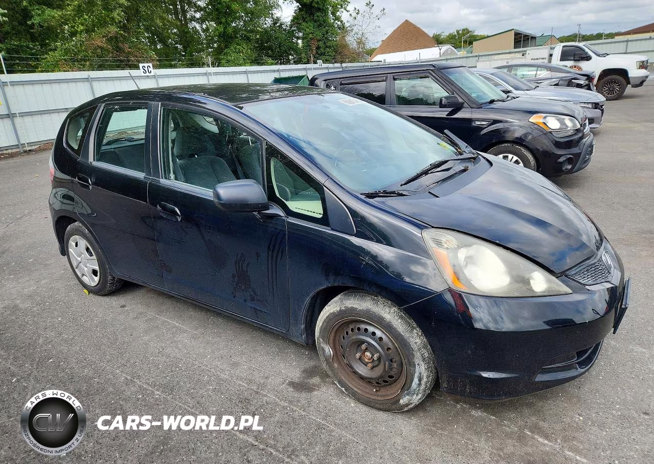 2013 Honda Fit VIN:JHMGE8H39DC080088 - 4