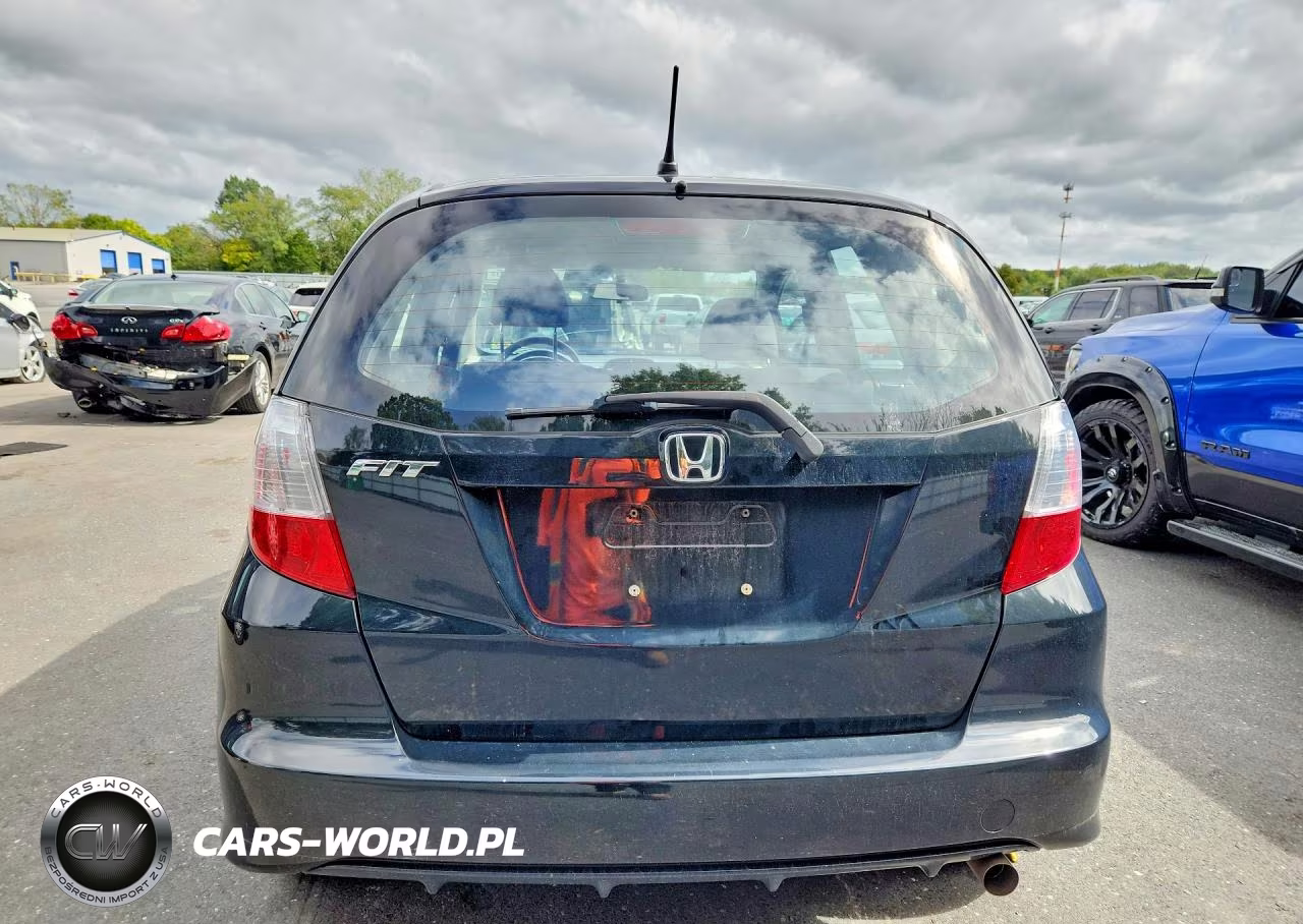 2013 Honda Fit VIN:JHMGE8H39DC080088 - 6