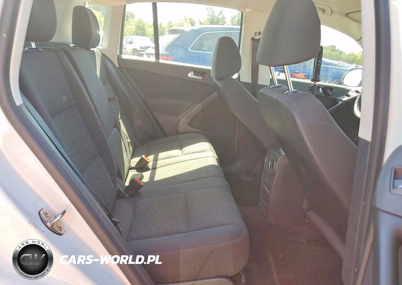 2017 Volkswagen Tiguan S VIN:WVGBV7AX7HK054602 - 11