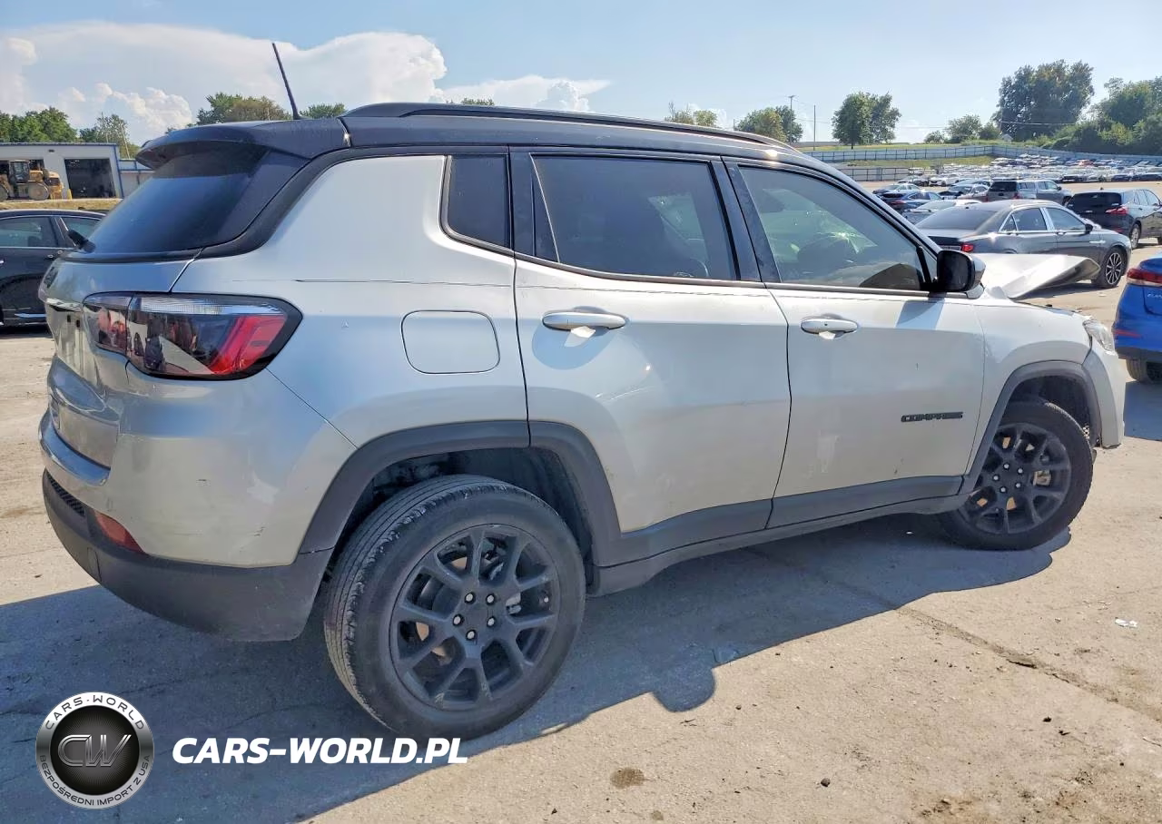 2024 Jeep Compass Latitude VIN:3C4NJDBN9RT142561 - 3