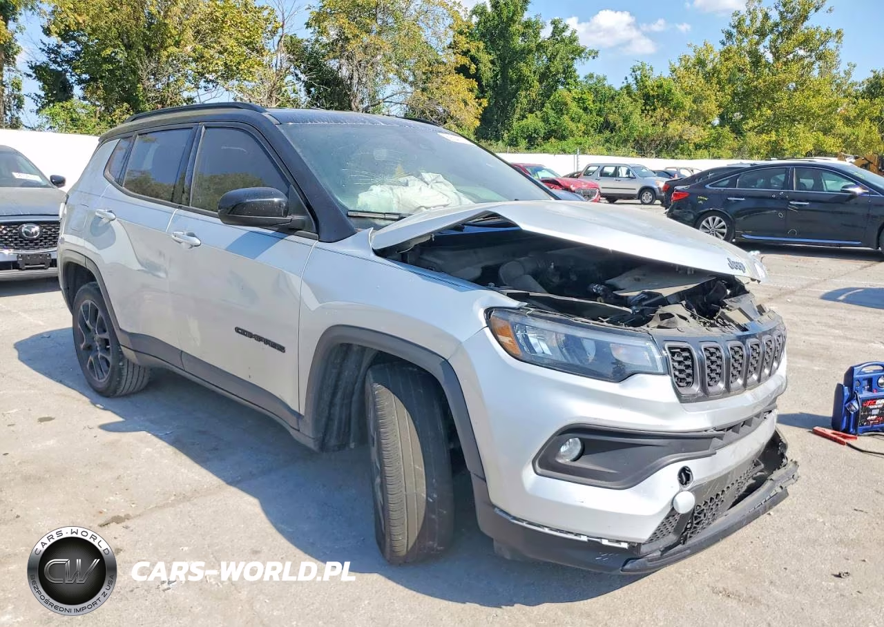 2024 Jeep Compass Latitude VIN:3C4NJDBN9RT142561 - 4