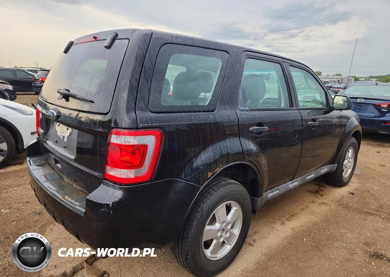 2010 Ford Escape Xls VIN:1FMCU9C76AKD17281 - 3