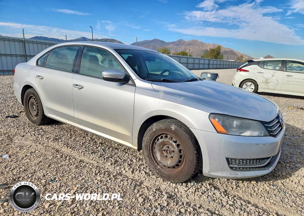 2014 Volkswagen Passat S VIN:1VWAS7A3XEC121119 - 4