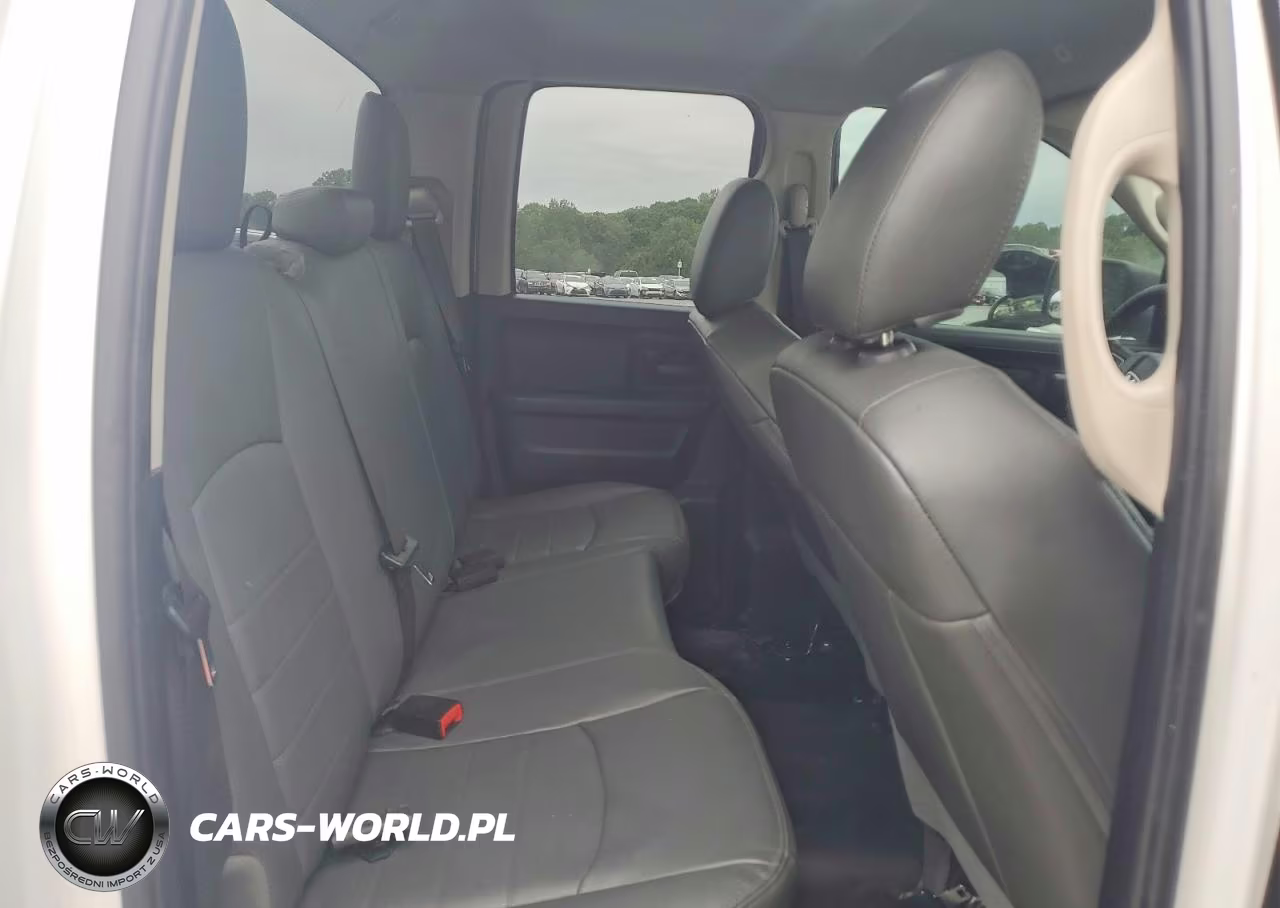 2019 Ram 1500 Classic Tradesman VIN:1C6RR7FG2KS706296 - 10