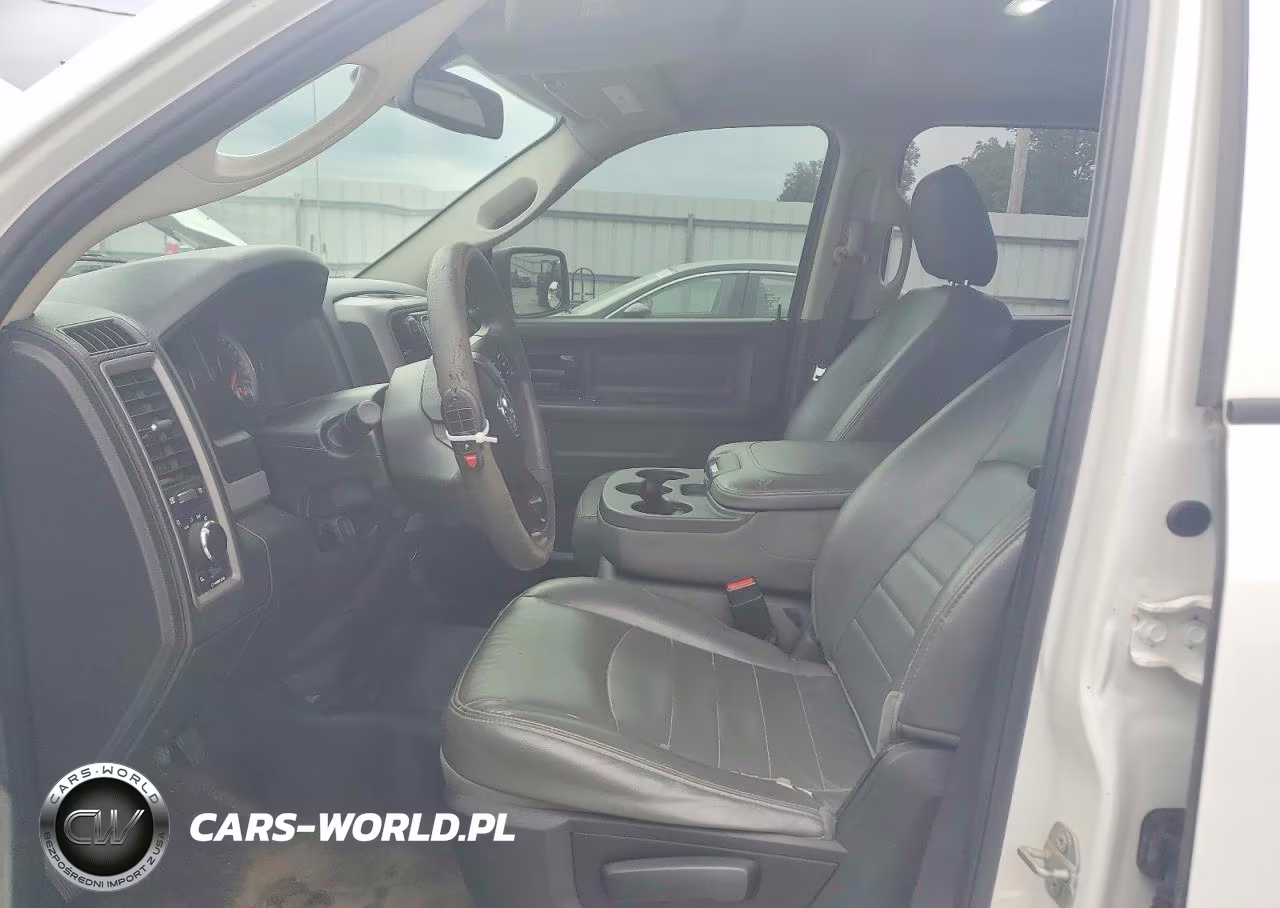 2019 Ram 1500 Classic Tradesman VIN:1C6RR7FG2KS706296 - 7