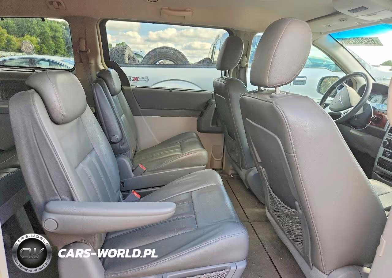 2009 Chrysler Town & Country Touring VIN:2A8HR54109R536211 - 11