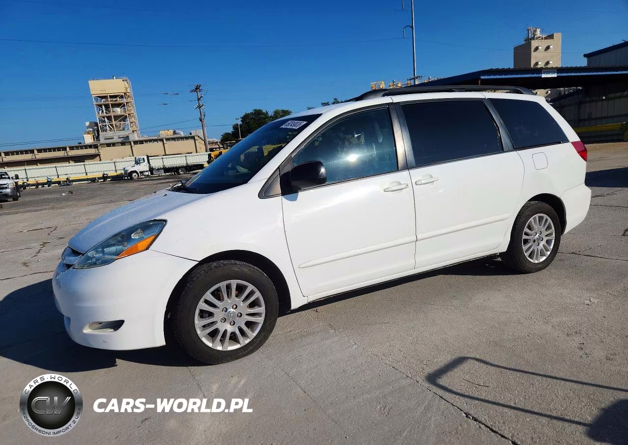 2010 Toyota Sienna Le 7-Passenger – zdjęcie 1 z 13