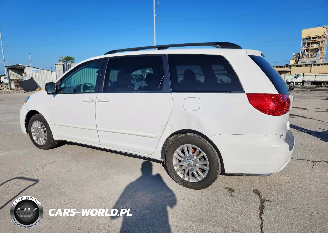 2010 Toyota Sienna Le 7-Passenger VIN:5TDKK4CC6AS309759 - 2