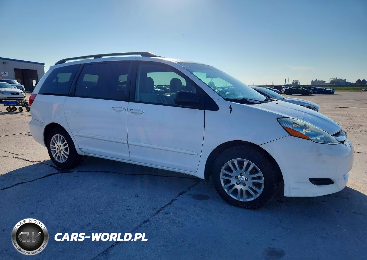 2010 Toyota Sienna Le 7-Passenger VIN:5TDKK4CC6AS309759 - 4