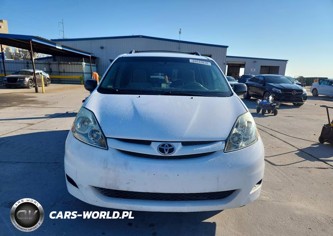 2010 Toyota Sienna Le 7-Passenger VIN:5TDKK4CC6AS309759 - 5