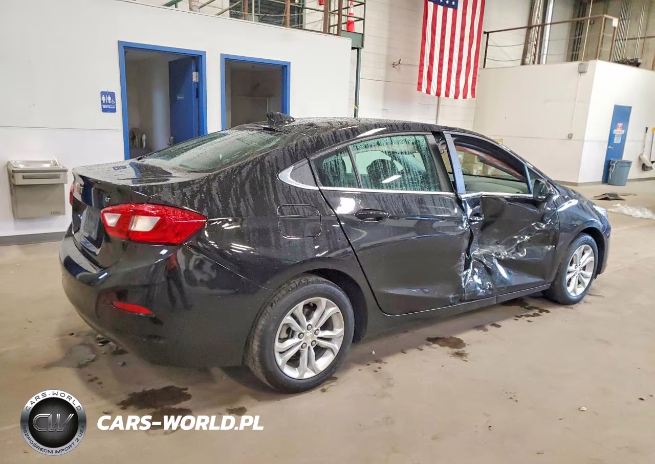2019 Chevrolet Cruze Lt VIN:1G1BE5SM2K7100305 - 3