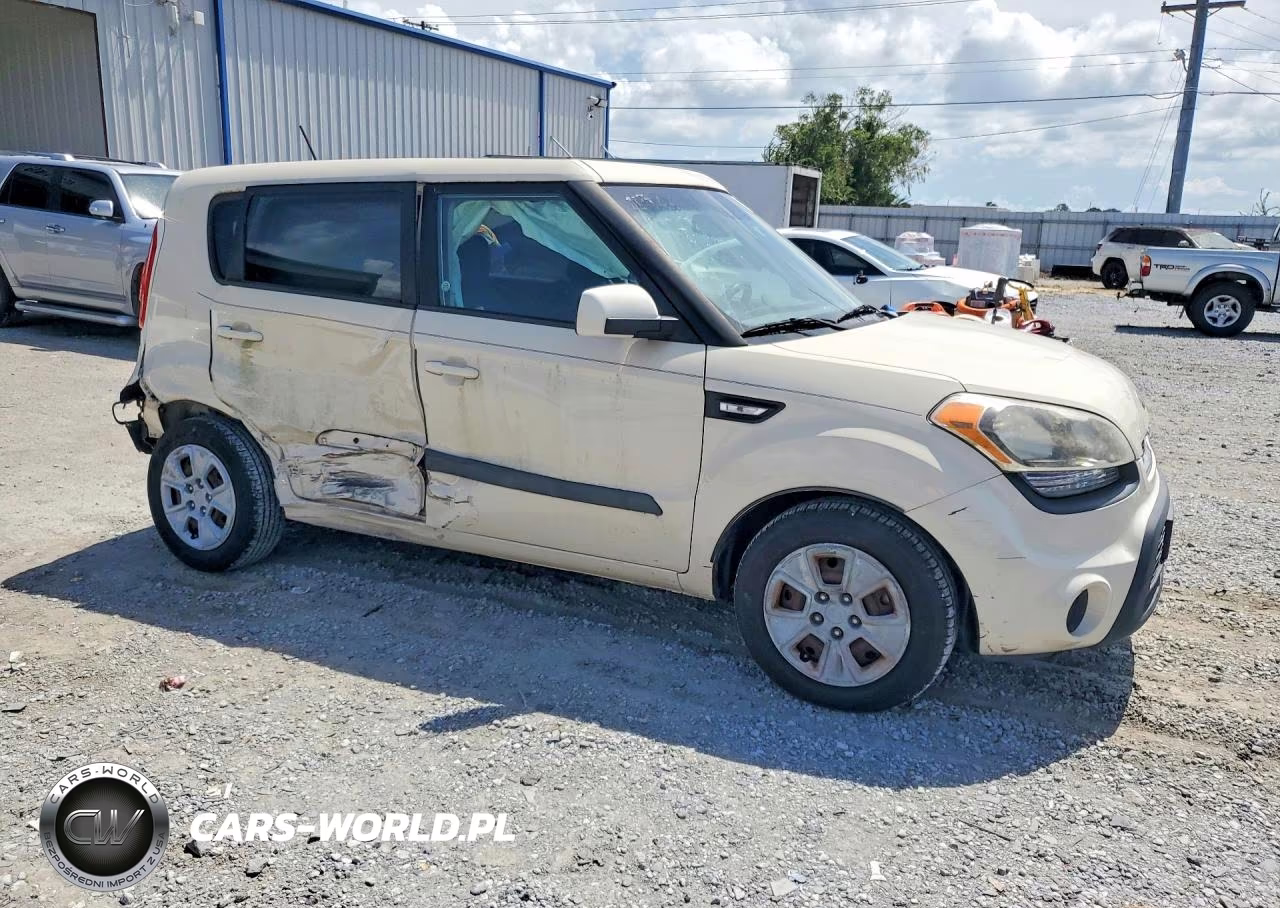 2013 Kia Soul Base VIN:KNDJT2A51D7756113 - 4