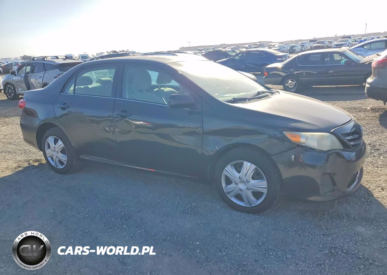 2013 Toyota Corolla Le VIN:5YFBU4EE5DP110191 - 4