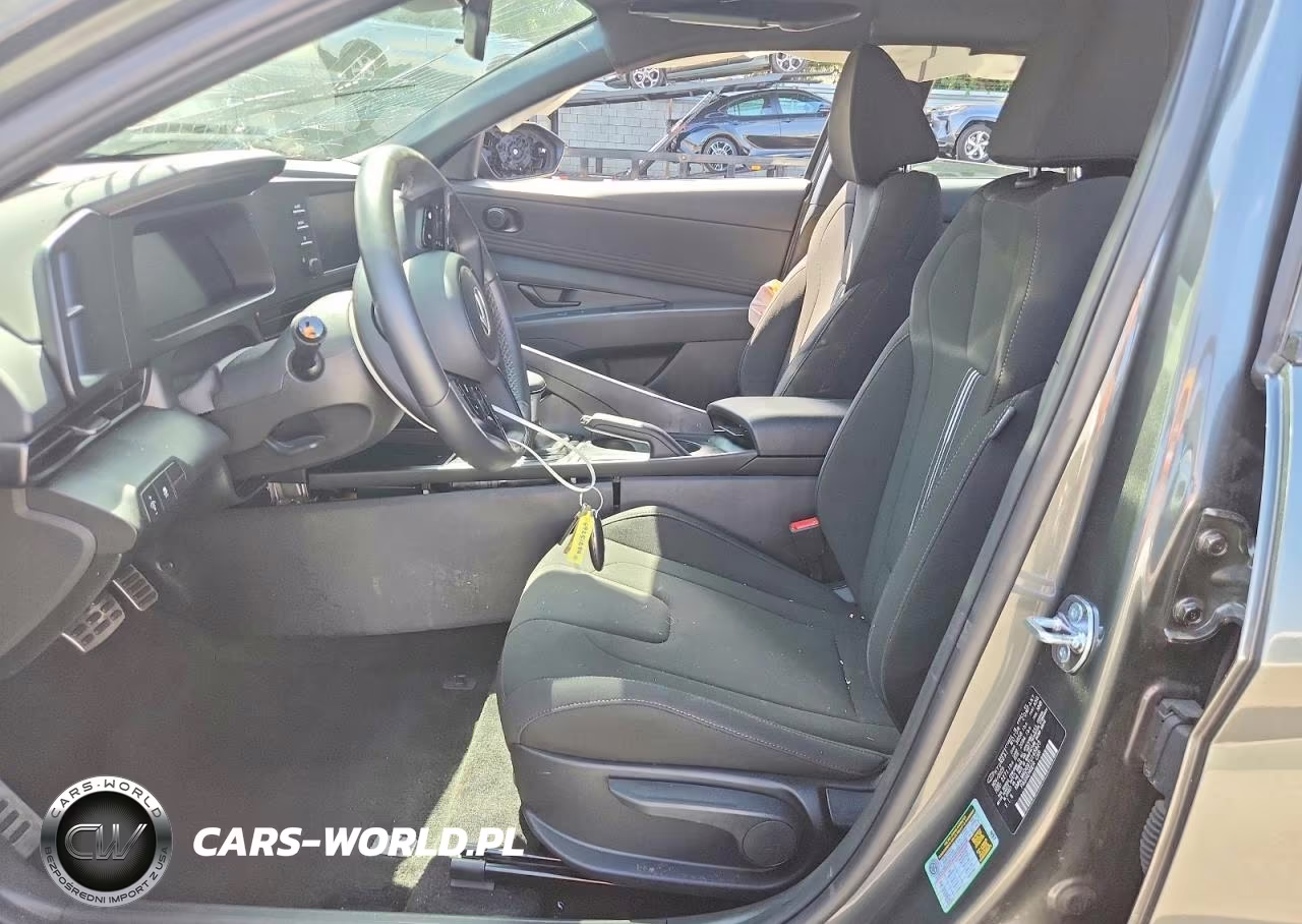 2026 Hyundai Elantra Sel Sport VIN:KMHLM4DG9TU145823 - 7