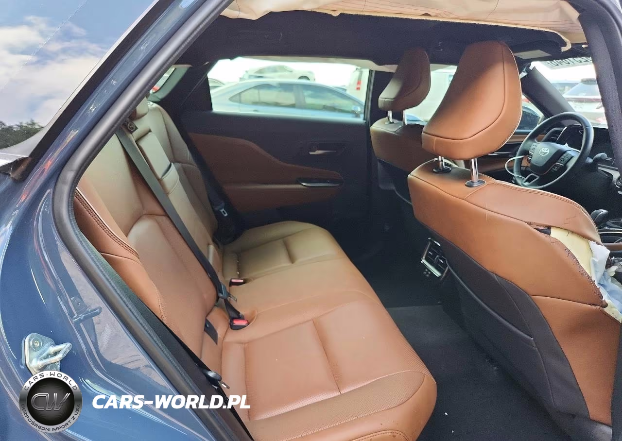 2025 Toyota Crown Signia Xle VIN:JTDACAAJ5S3032582 - 10