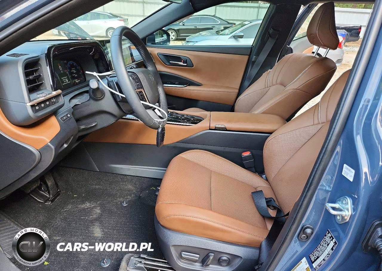 2025 Toyota Crown Signia Xle VIN:JTDACAAJ5S3032582 - 7