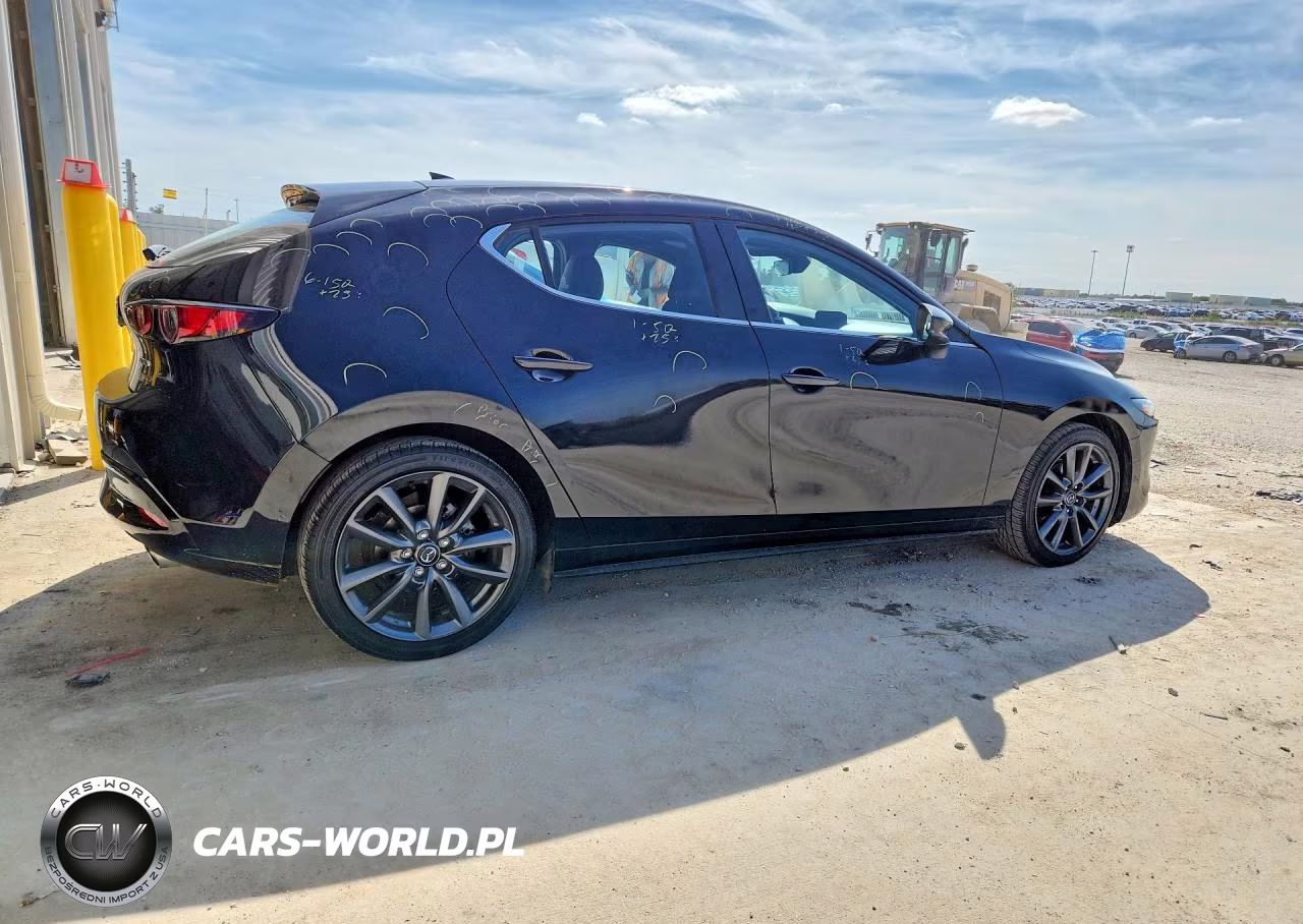 2020 Mazda Mazda3 Hatchback Preferred Package VIN:JM1BPBMM9L1162088 - 3