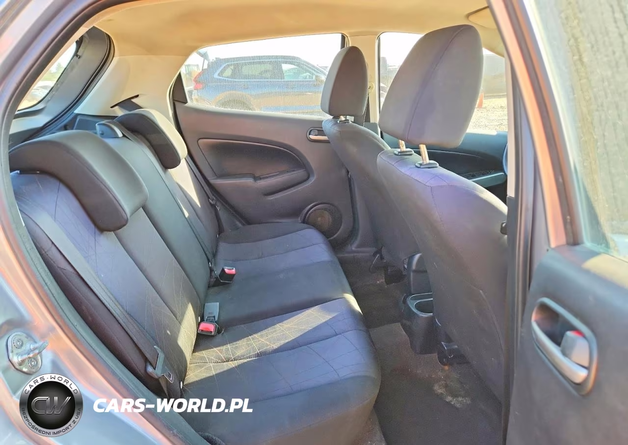 2011 Mazda Mazda2 VIN:JM1DE1HY1B0123571 - 10