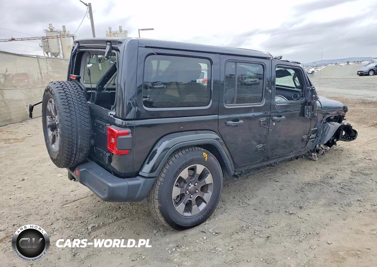 2018 Jeep Wrangler Unlimited Sahara VIN:1C4HJXEG7JW190294 - 3
