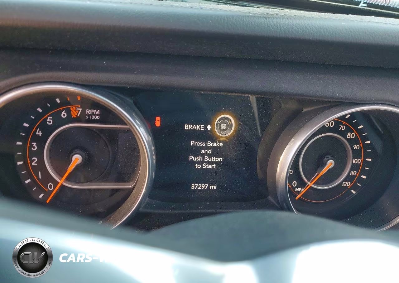 2018 Jeep Wrangler Unlimited Sahara VIN:1C4HJXEG7JW190294 - 9