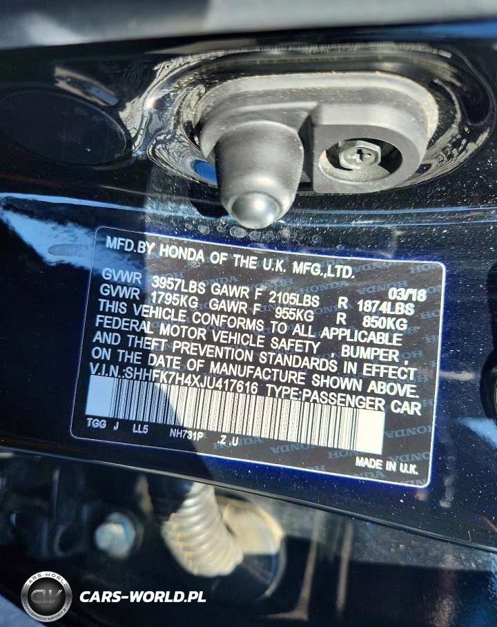 2018 Honda Civic Sport VIN:SHHFK7H4XJU417616 - 13