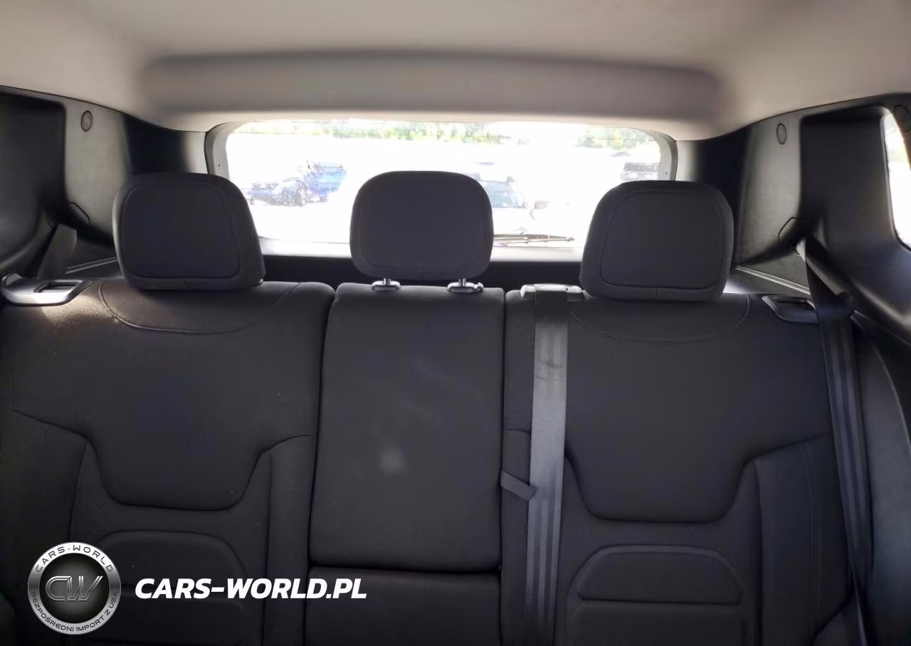 2022 Jeep Renegade Latitude VIN:ZACNJDB15NPN97774 - 10
