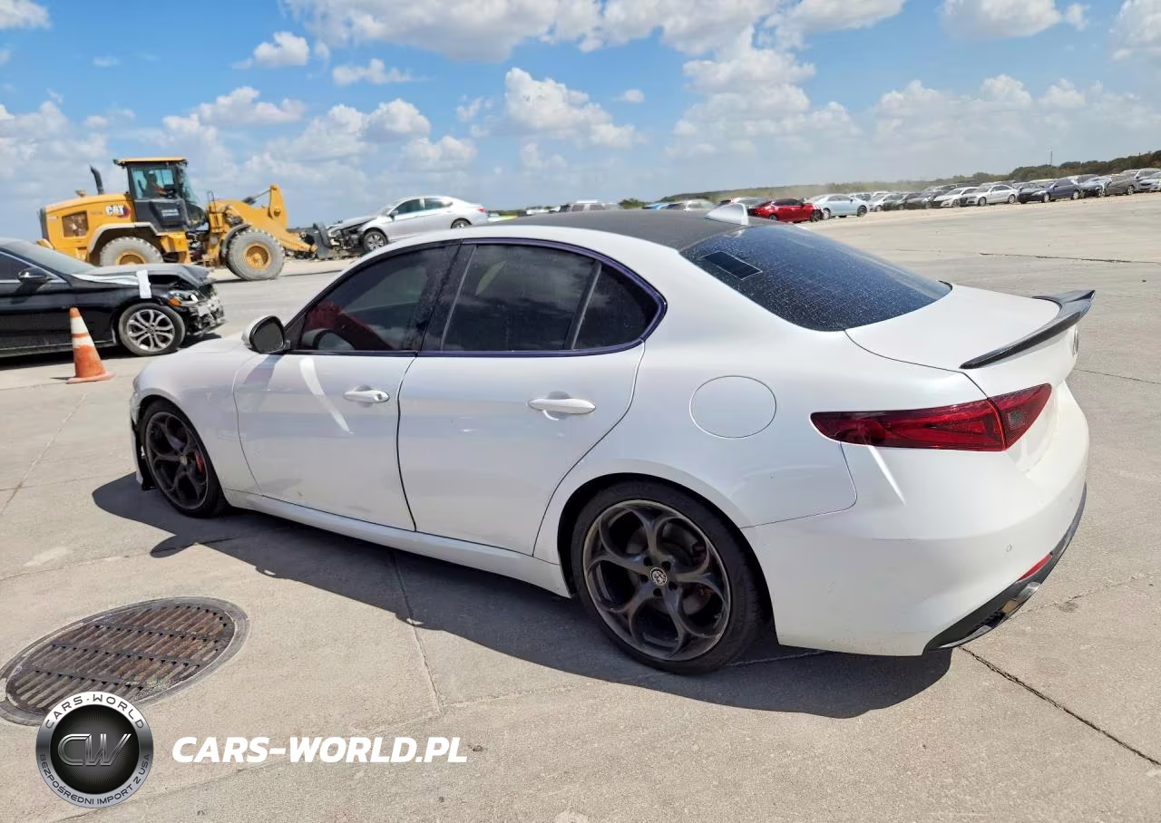 2017 Alfa Romeo Giulia Ti VIN:ZARFAECN0H7543661 - 2