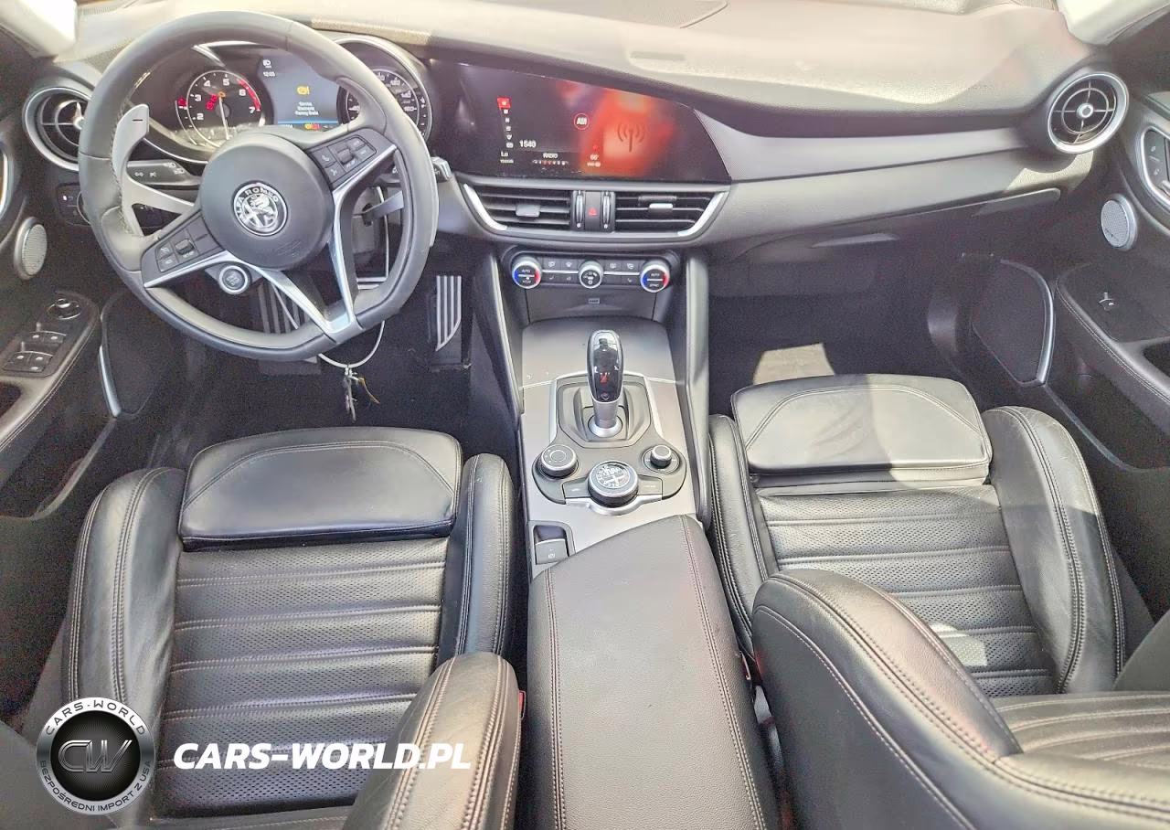2017 Alfa Romeo Giulia Ti VIN:ZARFAECN0H7543661 - 8