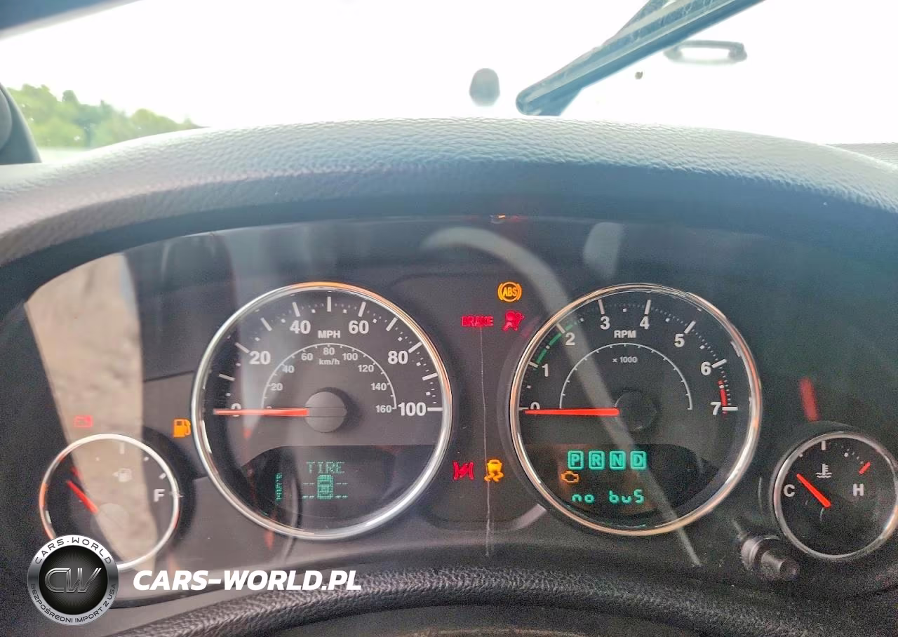 2013 Jeep Wrangler Unlimited Sahara VIN:1C4BJWEG7DL692843 - 9