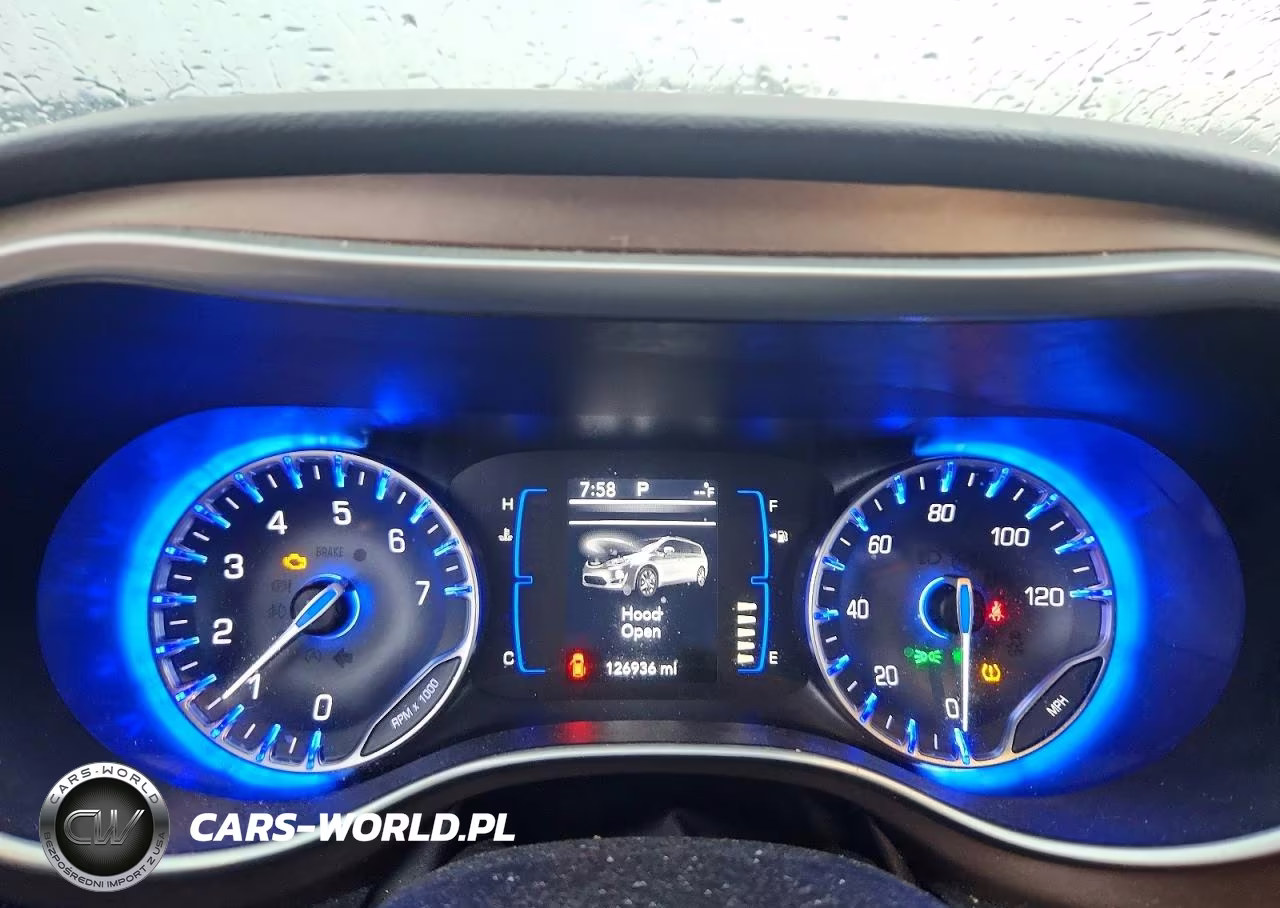2018 Chrysler Pacifica Touring Plus VIN:2C4RC1FG5JR125737 - 9