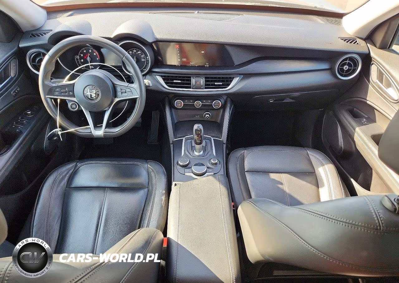 2018 Alfa Romeo Stelvio VIN:ZASFAKAN4J7C25938 - 8