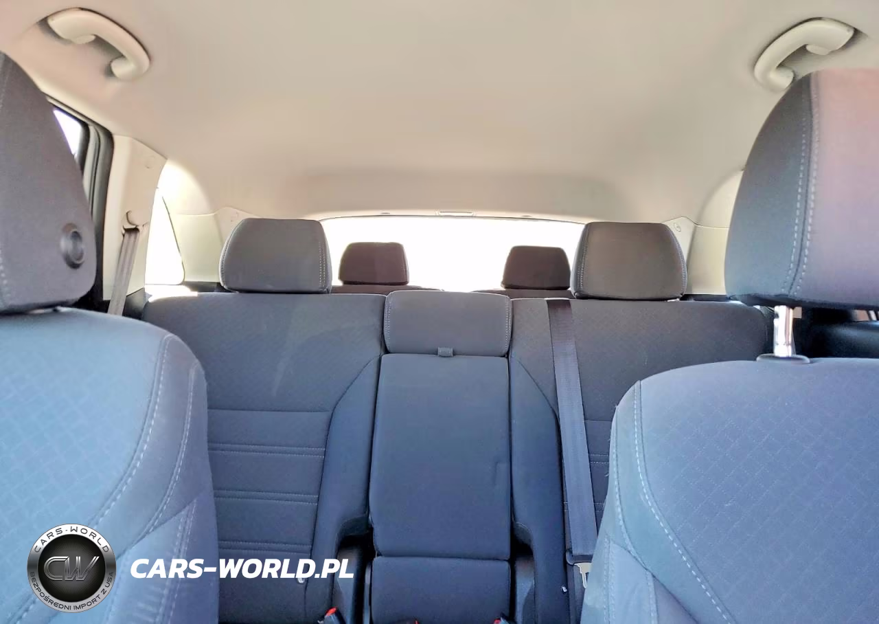 2020 Kia Sorento S VIN:5XYPGDA57LG642919 - 10